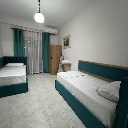 Sisterhood Hostel-Female Only Tirana Esterno foto