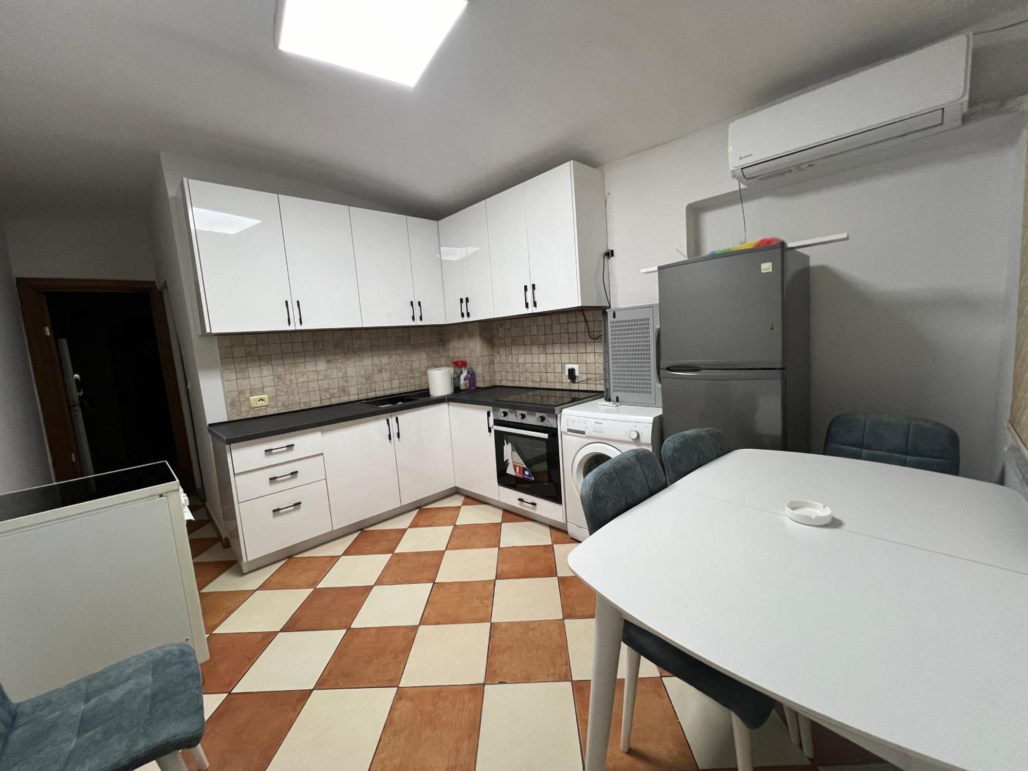 Sisterhood Hostel-Female Only Tirana Esterno foto